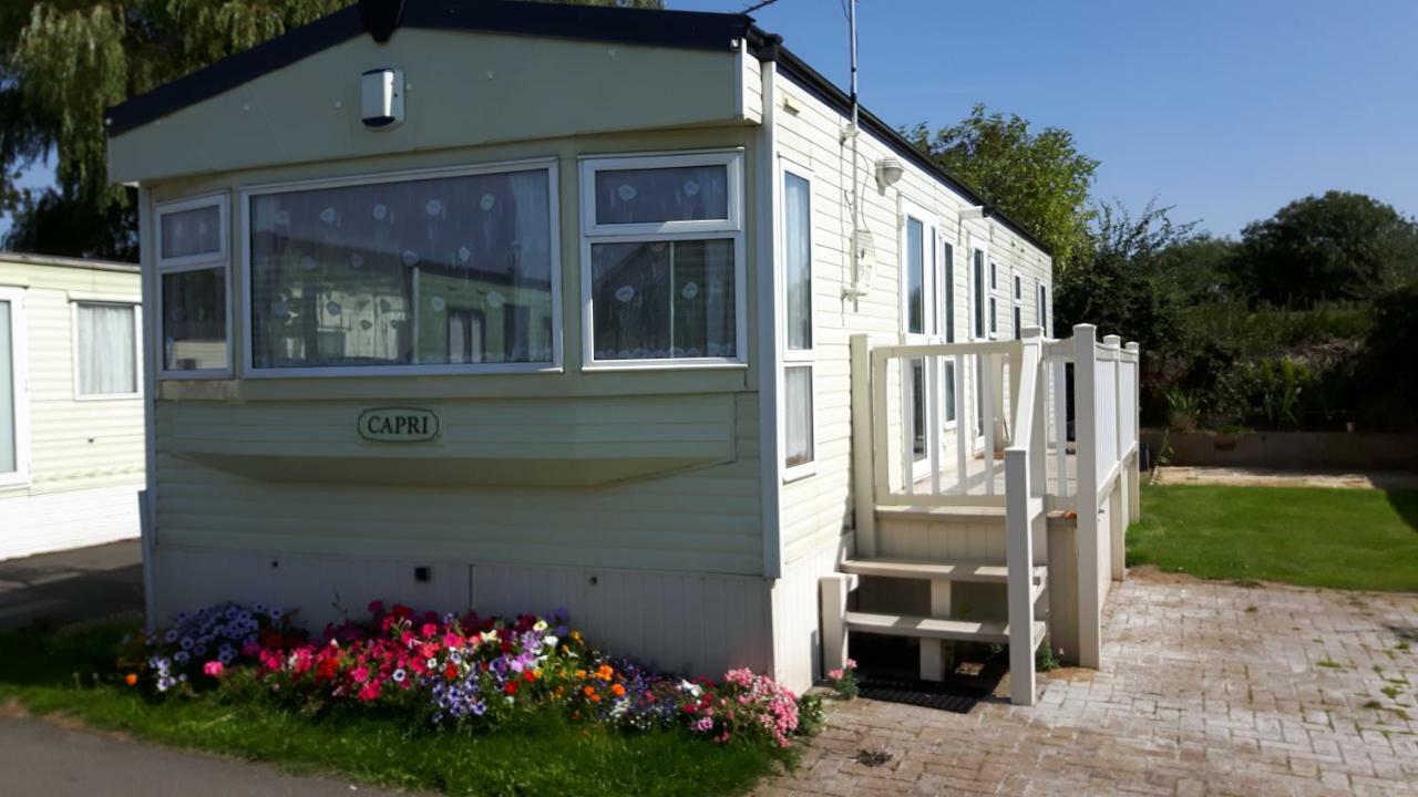 Caravan 8 Berth With Private Fishing Hotell Lincoln Eksteriør bilde